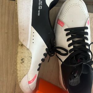 G/FORE White and Black MenGolf Sneakers with Pink Accents